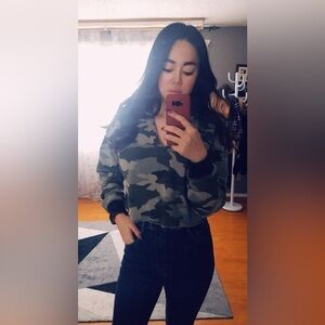 Garage camo print very  oversized  crop sweater size Xs
